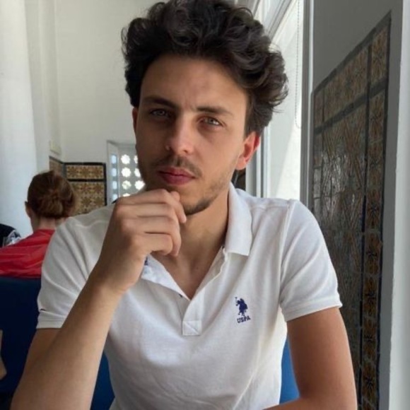 Meet your Posher, Sofiene - Picture 1 of 1